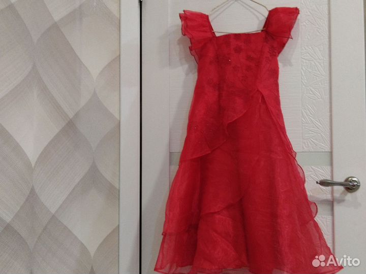 Детское нарядное платье 146-152