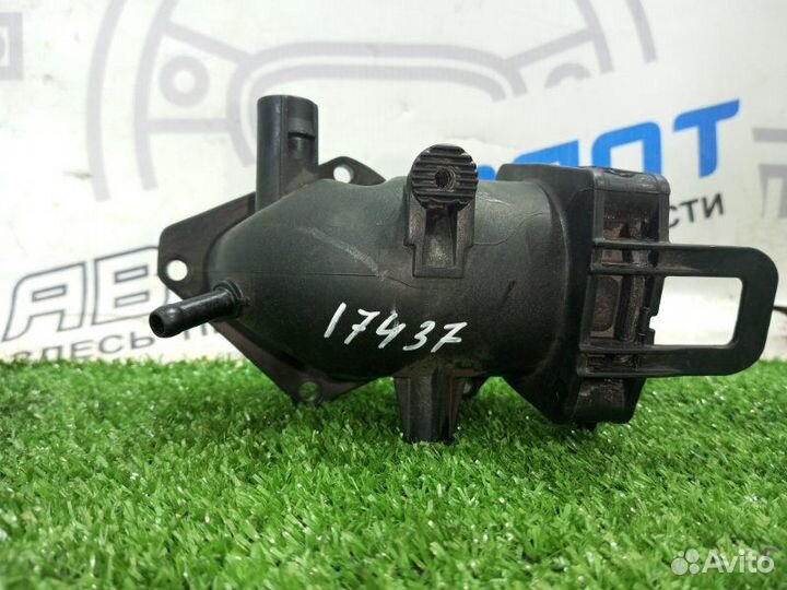 Патрубок впускной системы Volkswagen Golf 5 BLG