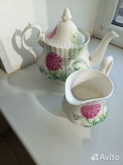 Чайник заварочный фарфоровый и молочник