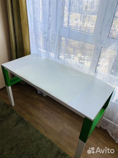 Письменный стол и полка-икея