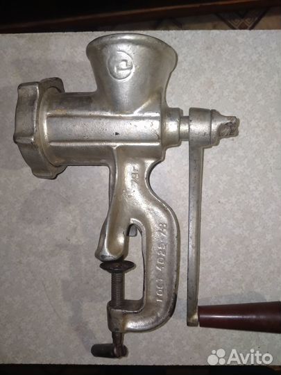 Мясорубка механическая