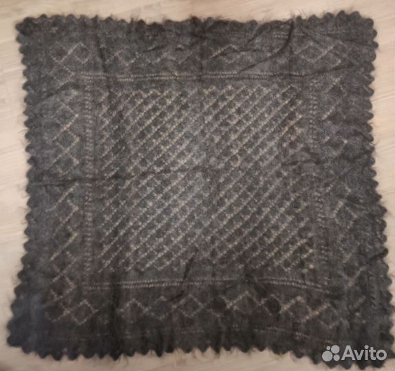 Пуховый платок шаль