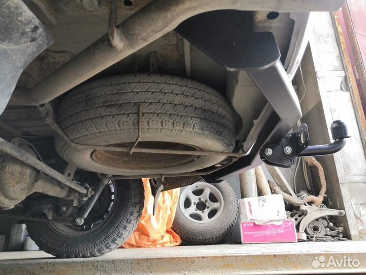 Фаркоп на Тойота Ноах с 1996-2001 г