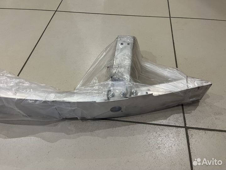 Усилитель переднего бампера BMW F10 всборе