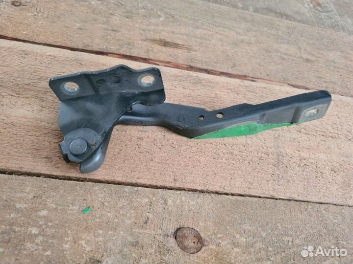Петля капота левая Chery Tiggo7 2020