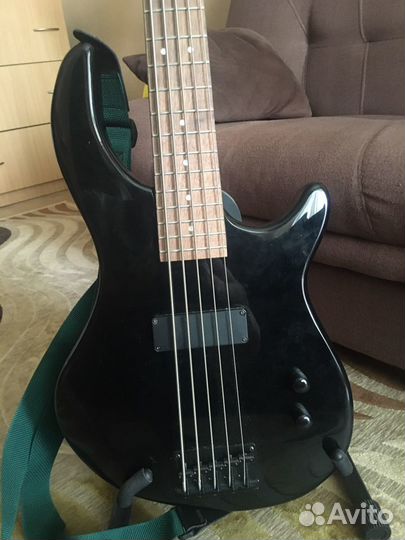 Бас гитара dean 5 струн