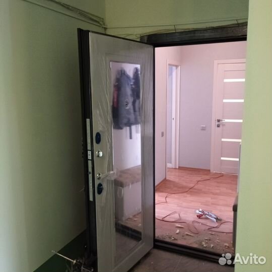 Дверь входная зеркало фацет внутри