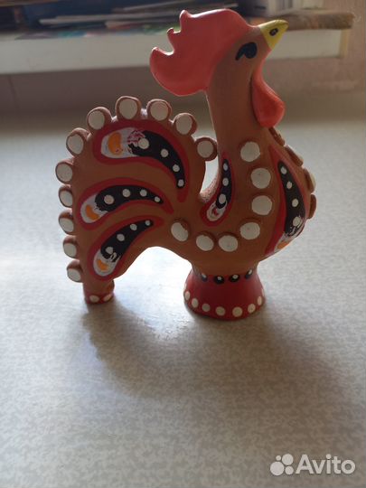 Глиняная фигура петуха из 1970 годов