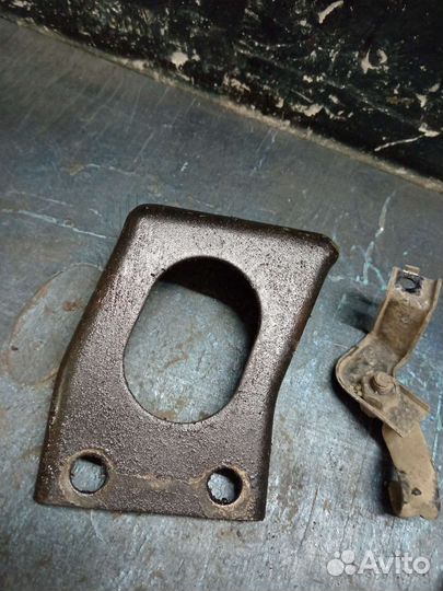 Кронштейн коллектора Kia Spectra