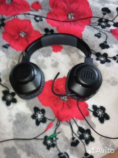 Наушники jbl quantum 100