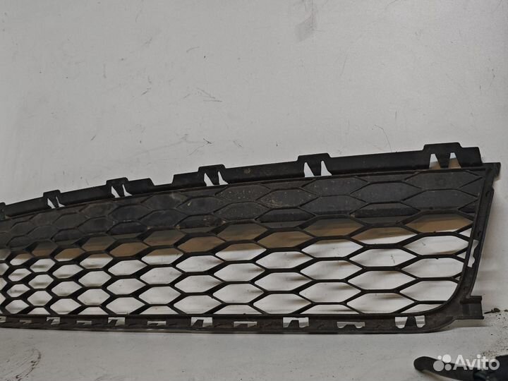 Решетка радиатора Ford Explorer V