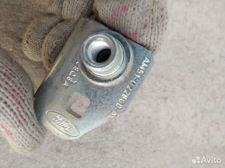 Петля передней и задней прав двери-верх Ford Focus