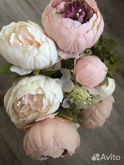 Искусственные пионы и вазы в наличии