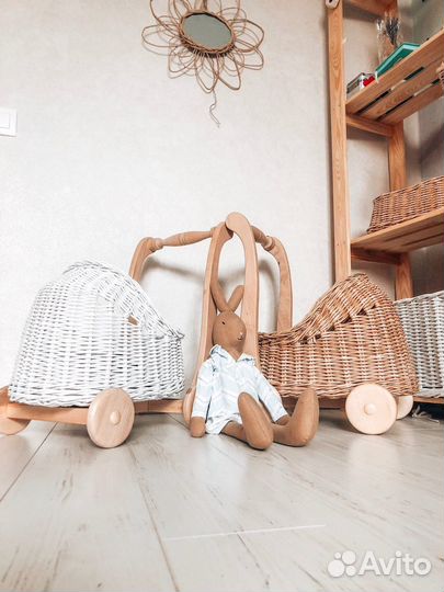 Игрушечная коляска