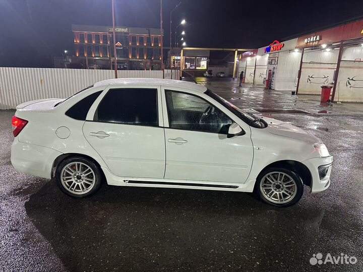 LADA Granta 1.6 МТ, 2015, 320 000 км