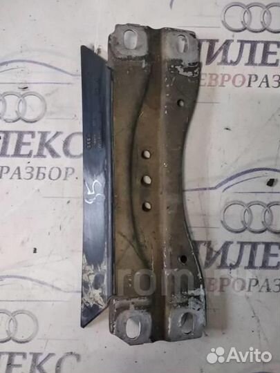 Кронштейн (сопут. товар) Audi A4 (B8) 2007-2015