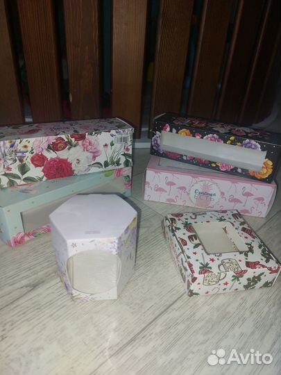 Подарочные коробки разных размеров новые