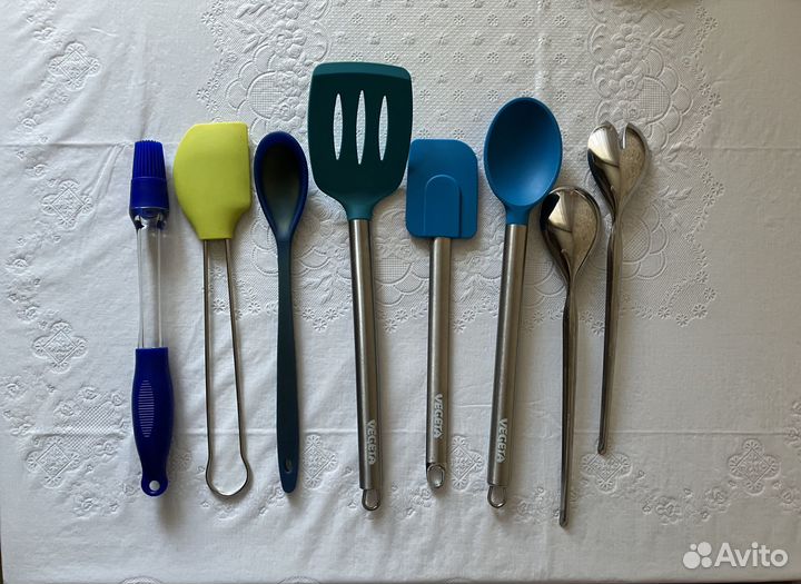Кулинарные лопатки. Крышка. Нож. Ложки. Кисточка