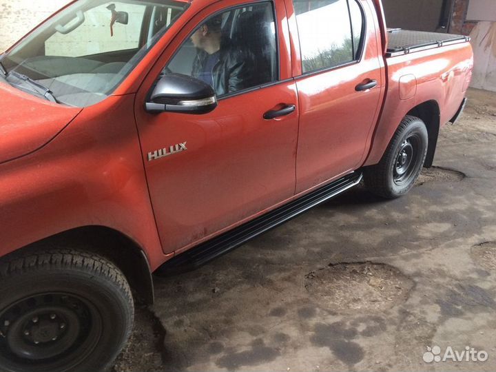 Пороги площадка Toyota Hilux
