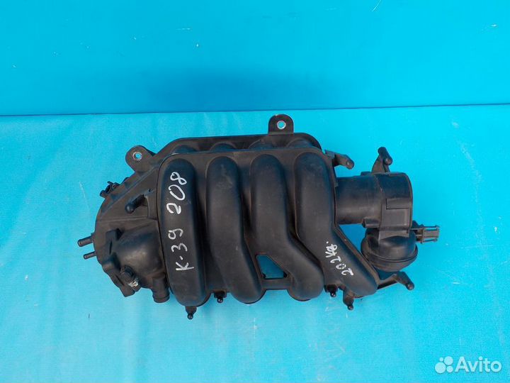 Впускной коллектор volkswagen Passat B6 2005-2009