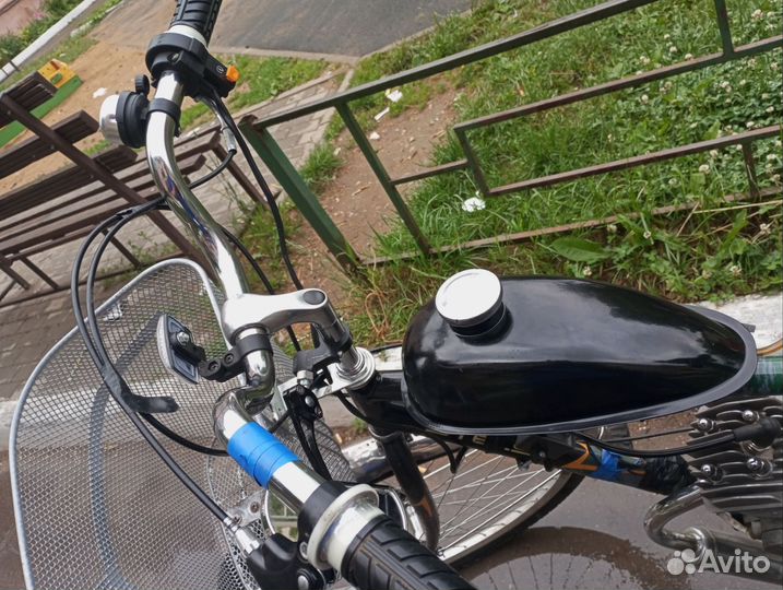 Велосипед с бензиновым мотором