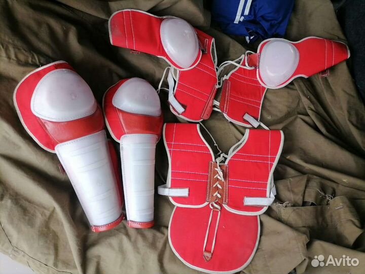 Для игры в хоккей с шайбой детские щетки