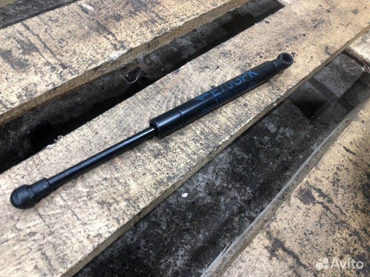 Амортизатор пола багажника задний Bmw X5 E70