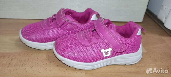 Кроссовки для девочки