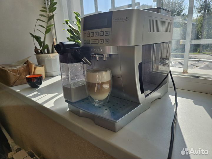 Кофемашина Delonghi ecam 22.360.S