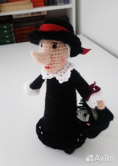 Продам вязаную Шапокляк