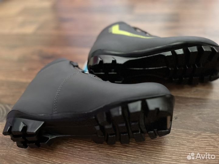 Лыжные ботинки новые Decathlon NNN