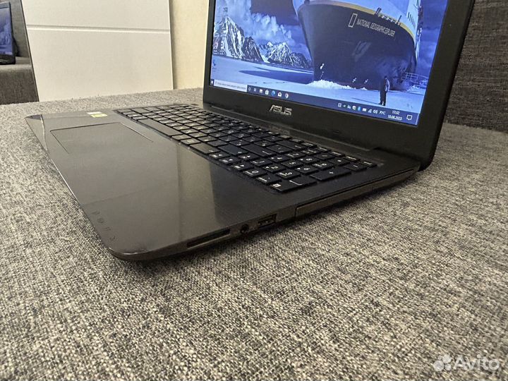 Asus i7/12GB/SSD256/nvidia940 2GB