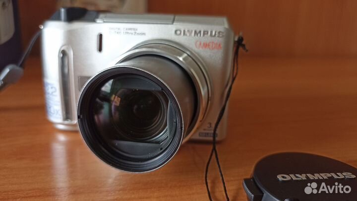 Компактный фотоаппарат olympus C-740