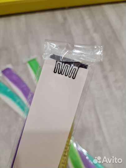 Цветные пряди на заколках