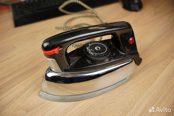 Утюг электрический СССР утп 1000-1.8