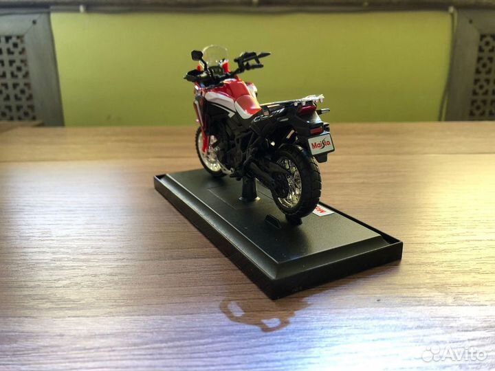 Maisto 1:18 - Мотоцикл - Honda Africa Twin DCT