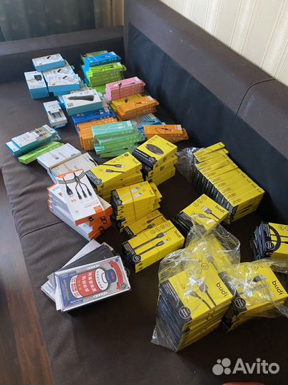 Лот мобильных аксессуаров