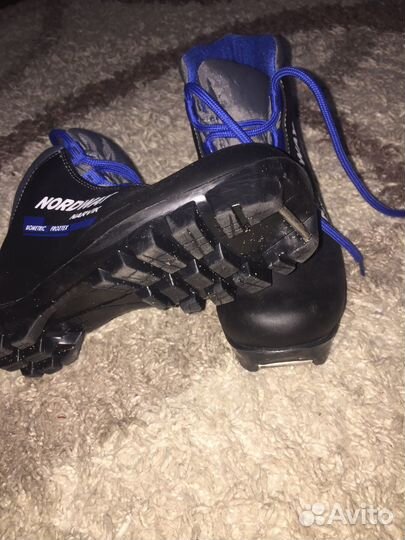 Лыжные ботинки