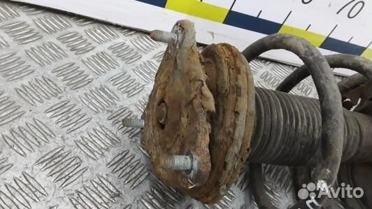 Стойка передняя правая KIA CEE'D 1 (5NI02N501)