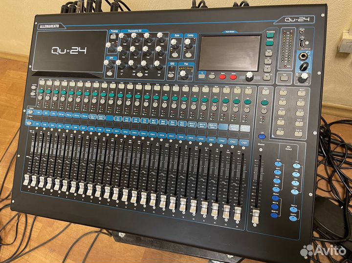 Цифровой микшерный пульт