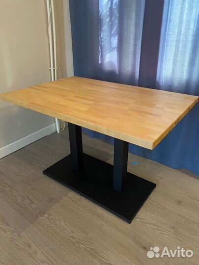 Стол для кафе