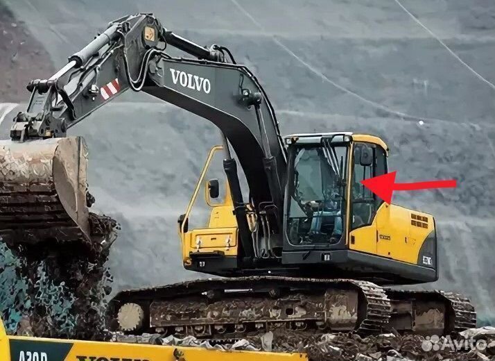 Стекло двери форточка на экскаватор Volvo EC 210