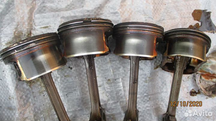 Поршень С шатуном ниссан MR20