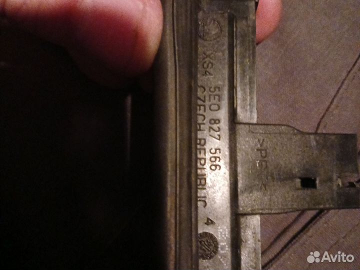 Кнопка открывания багажника skoda octavia a7 Чешка