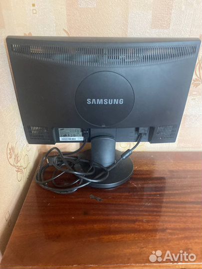 Монитор Samsung