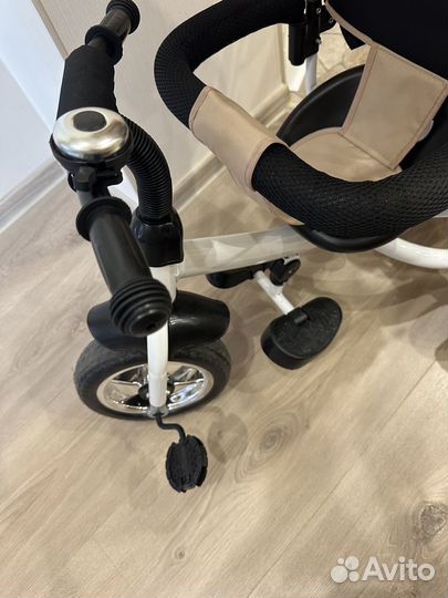 Детский велосипед трехколесный с ручкой