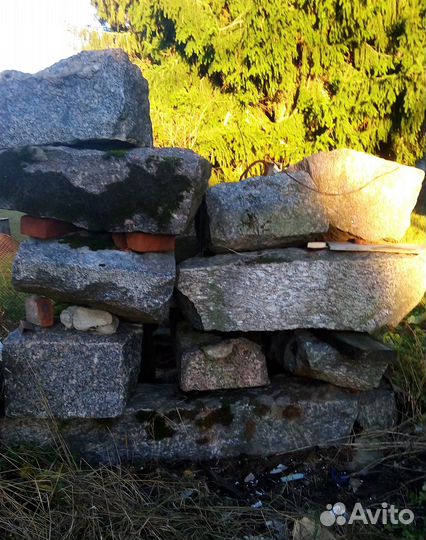 Гранитные блоки