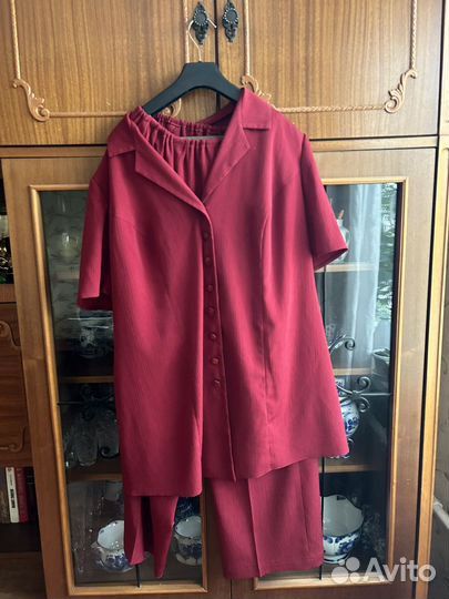 Костюм женский