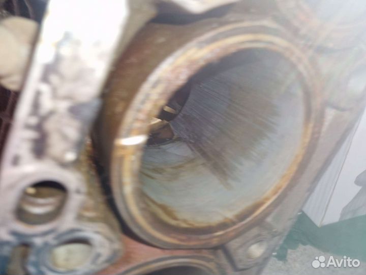 Блок цилиндров mercedes 272 r272 010 35 05