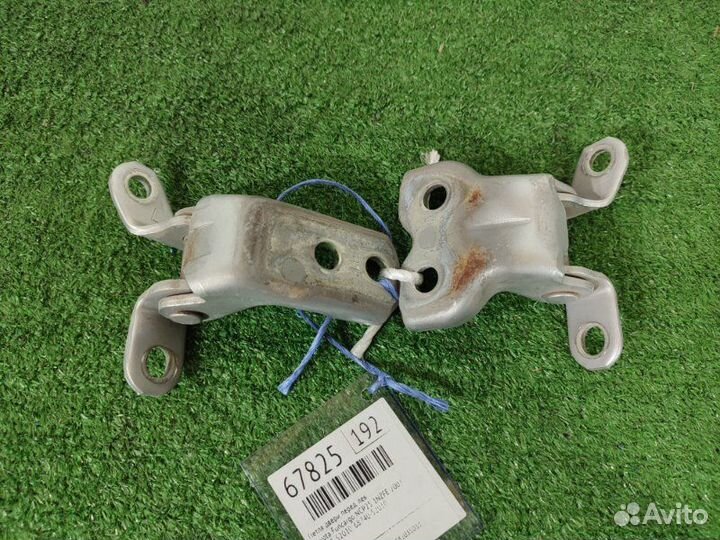 Петля двери передняя левая Toyota Funcargo NCP25